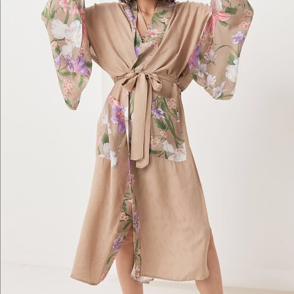 Beautiful boho nude or blue Peacock kimono - Picture 6 of 10